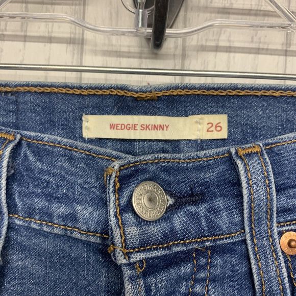 Womens Size 26 Levi’s Wedgie Skinny Jeans EUC - Picture 2 of 6